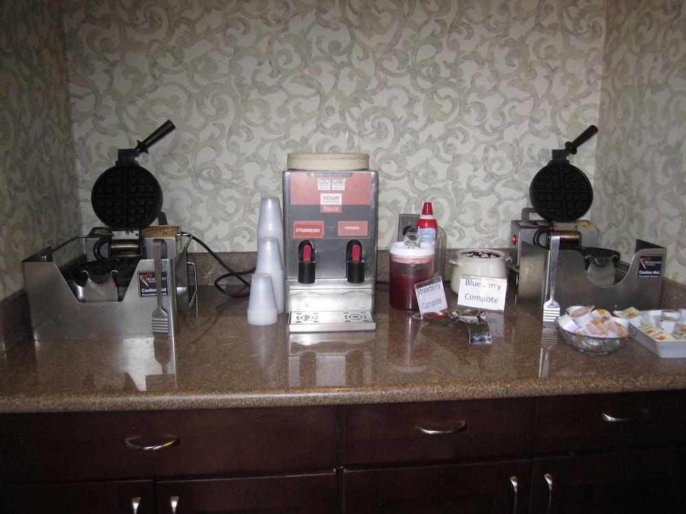Western The Inn&suites At The Falls Hotel Poughkeepsie