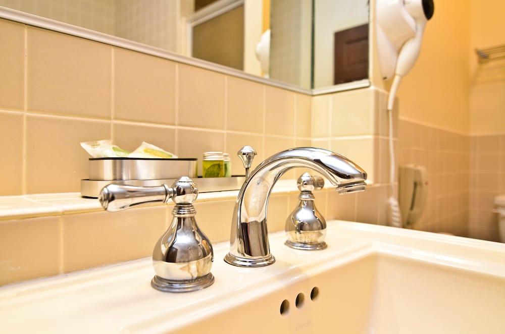 Western The Inn&suites At The Falls Poughkeepsie