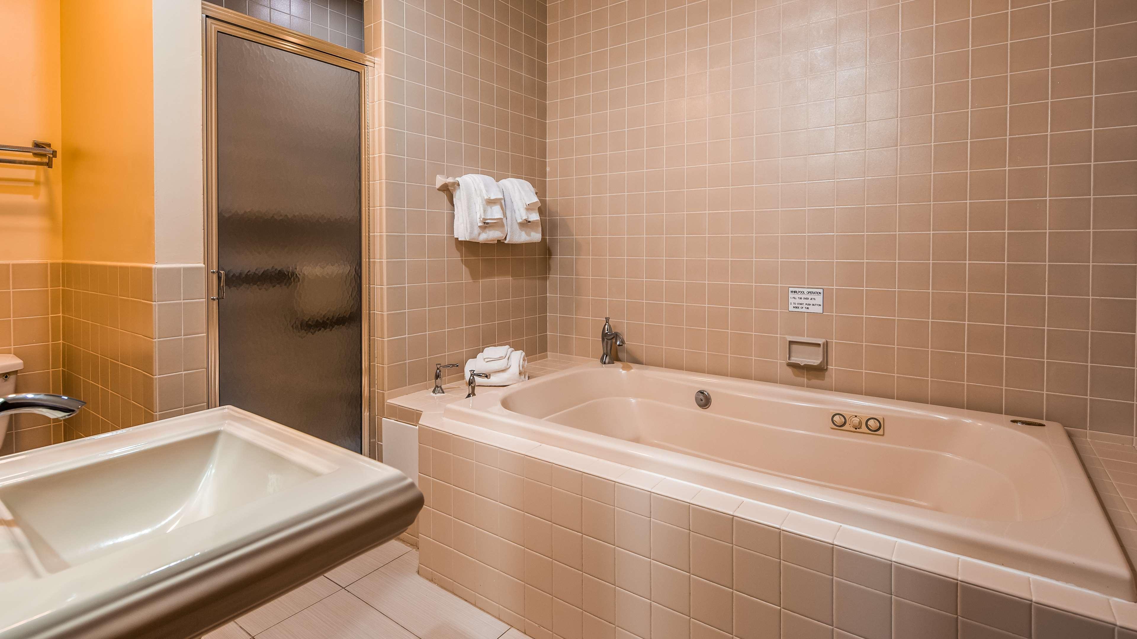 Western The Inn&suites At The Falls 3*