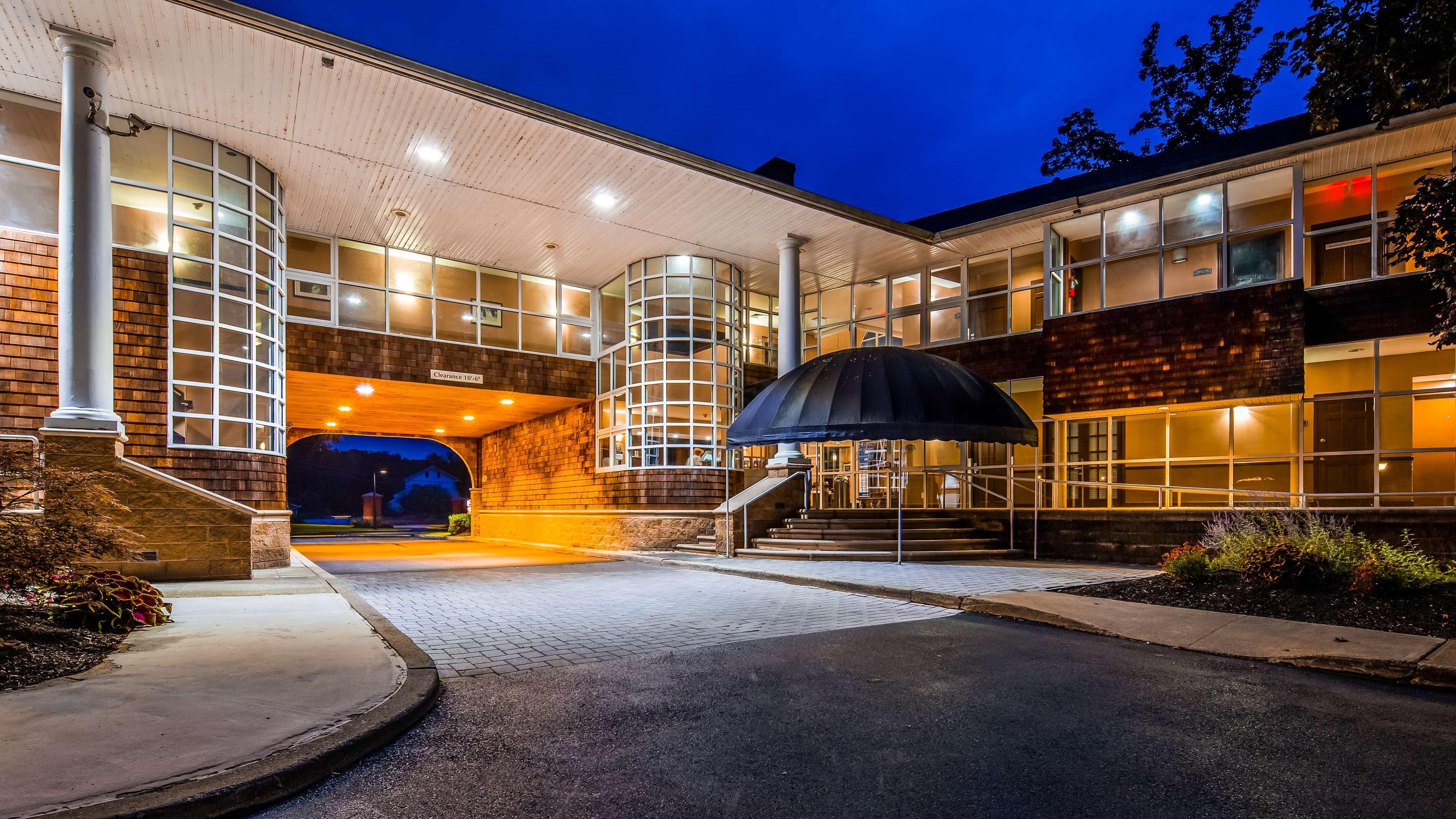 Hotel Western The Inn&suites At The Falls Poughkeepsie