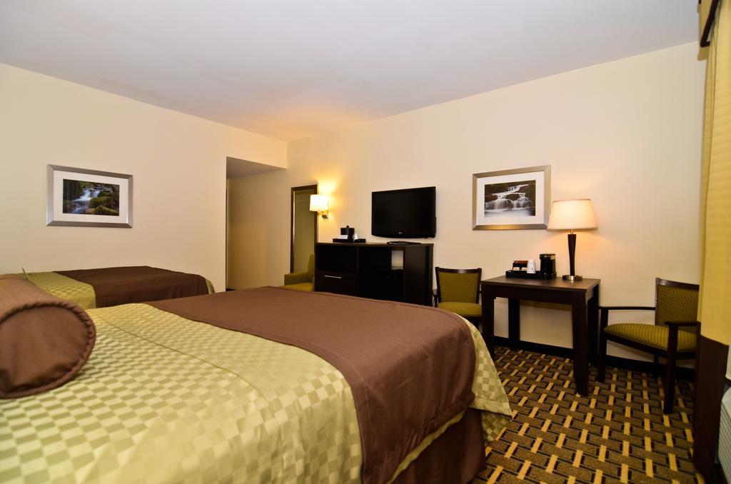 Western The Inn&suites At The Falls 3*