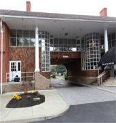Western The Inn&suites At The Falls